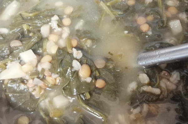 Adas b Hamod Lebanese spinach soup